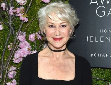 Εντυπωσιακή τούμπα για την Έλεν Μίρεν στις Κάννες! - Είχε πέσει και το 2016 εκεί (φωτό, βίντεο)